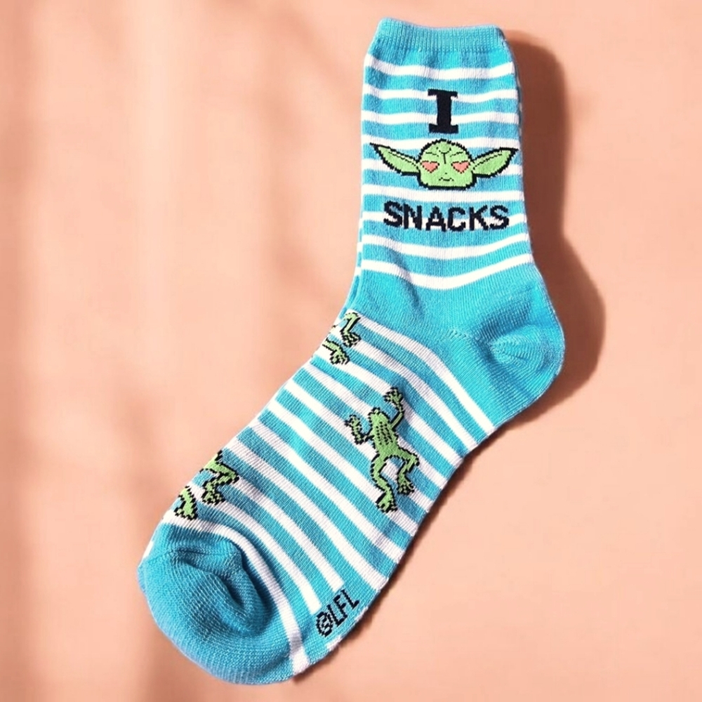 🌟FREE ADD-ON 🌟🆕️Star Wars The Mandalorian Grogu I ❤️ Snacks Ladies Crew Socks
